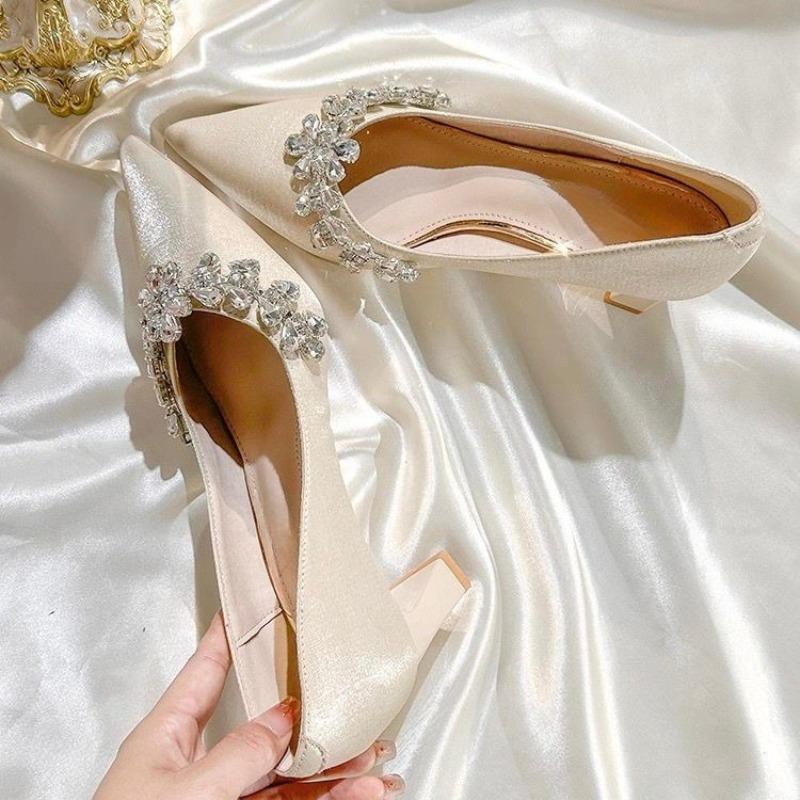 Fashion Rhinestone Pointed Toe Shallow Mouth Slip-on Non-Slip Wear-Resistant Square Heel Single Shoes 40
Fashion Rhinestone Pointed Toe Shallow Mouth Slip-on Non-Slip Wear-Resistant Square Heel Single Shoes 40