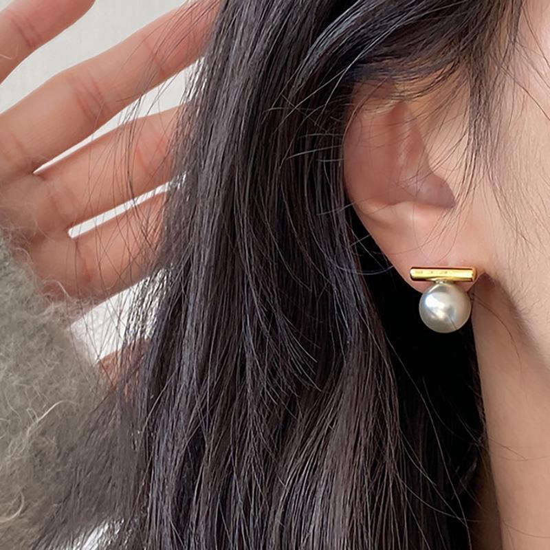 S925 Sterling Silver Round Bead Stud Earrings - European & American Light Luxury Style for Women 925 Silver
S925 Sterling Silver Round Bead Stud Earrings - European & American Light Luxury Style for Women 925 Silver