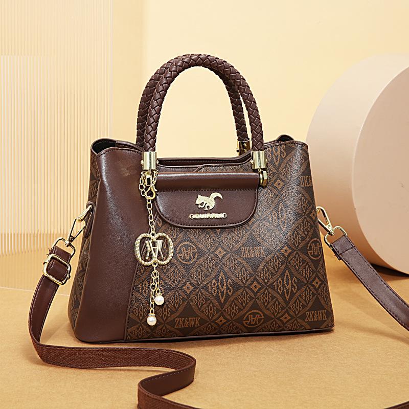 2025 new fashionable women s large-capacity handbag middle-aged women s bag mother bag free wife bag
2025 new fashionable women s large-capacity handbag middle-aged women s bag mother bag free wife bag