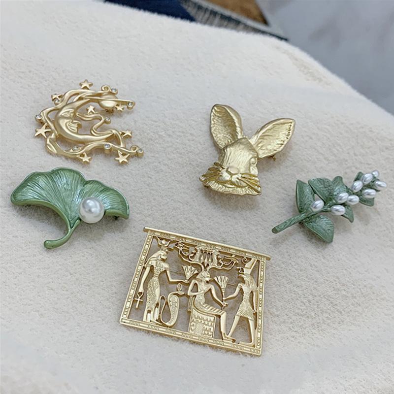 Vintage palace baroque brooch sweater suit coat accessories corsage badge literary pearl plant brooches
Vintage palace baroque brooch sweater suit coat accessories corsage badge literary pearl plant brooches