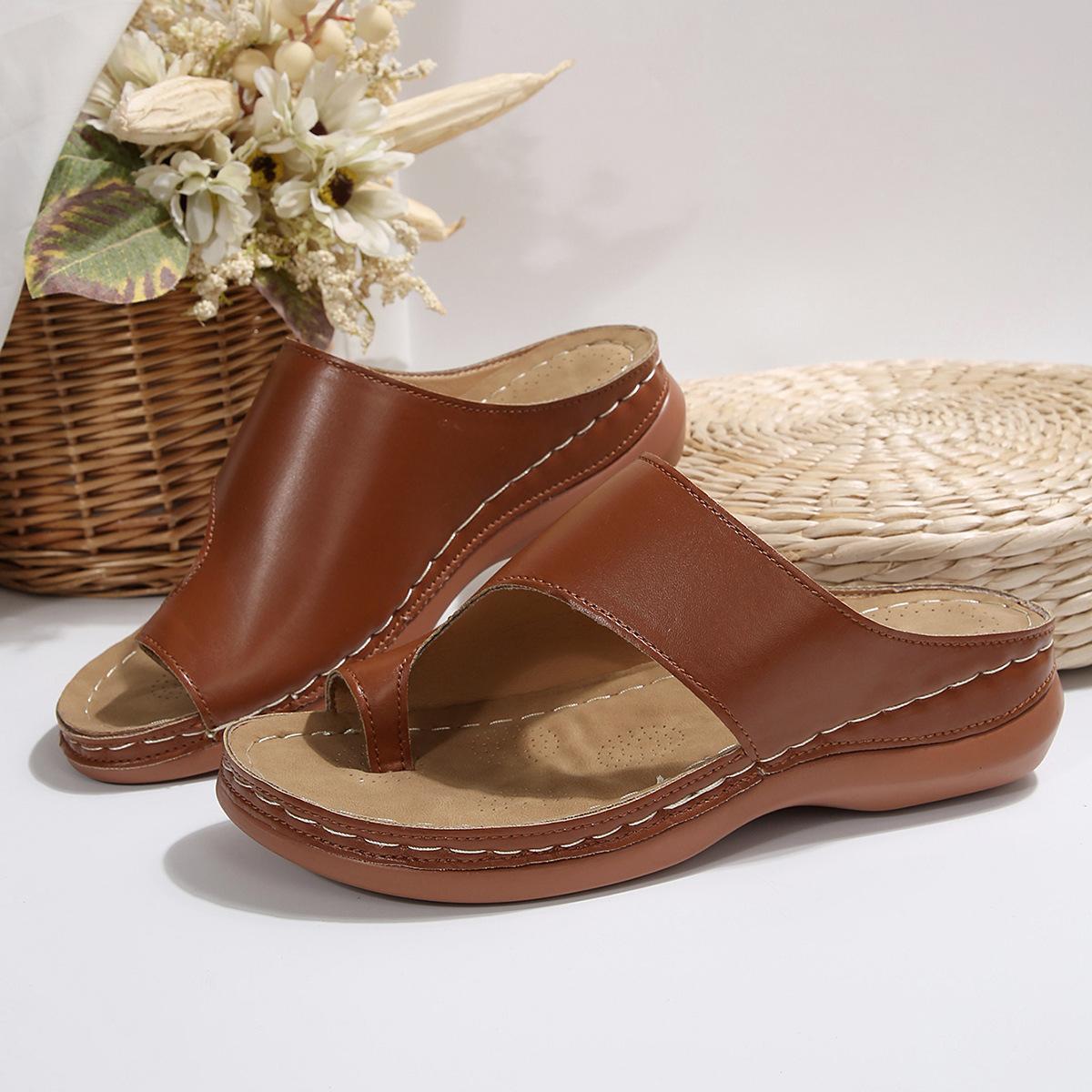 22 new summer slope heel thick-soled slippers large size casual simple set of toe sandals 43 темно-коричневого кольору
22 new summer slope heel thick-soled slippers large size casual simple set of toe sandals 43 темно-коричневого кольору