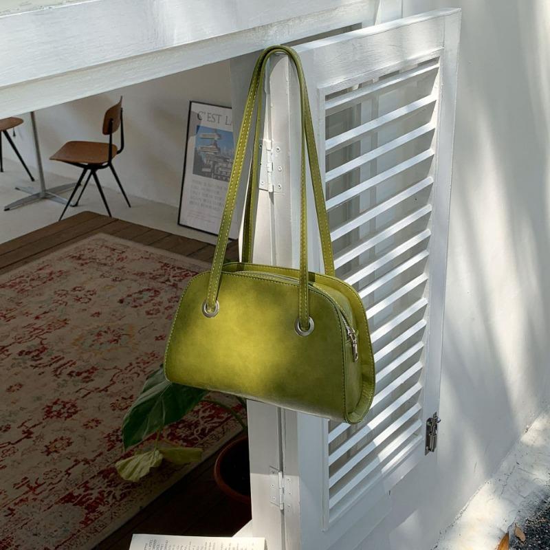 Underarm bowling bag women s retro casual niche hot-selling women s bag leather large-capacity portable shoulder bag зелёный
Underarm bowling bag women s retro casual niche hot-selling women s bag leather large-capacity portable shoulder bag зелёный