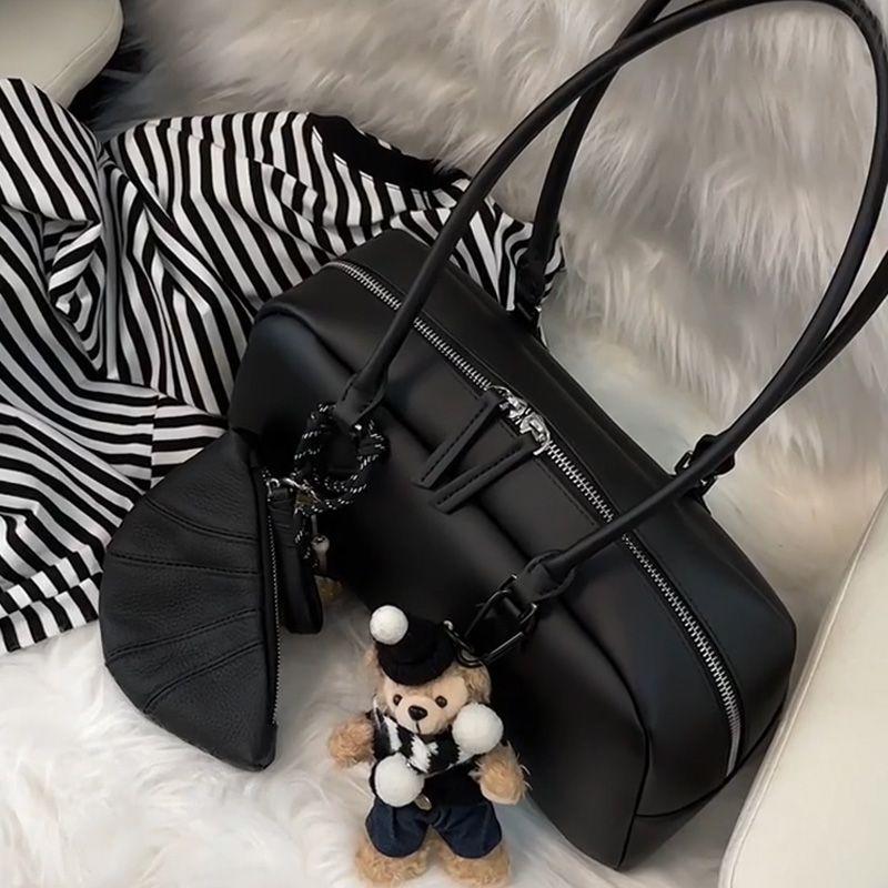 Genuine Leather Large Capacity Tote Bag Female 2025 New Arrival Classy Sentong Qin Satchel Shoulder Bowling Boston Bag Black Fancy Underarm Bag
Genuine Leather Large Capacity Tote Bag Female 2025 New Arrival Classy Sentong Qin Satchel Shoulder Bowling Boston Bag Black Fancy Underarm Bag