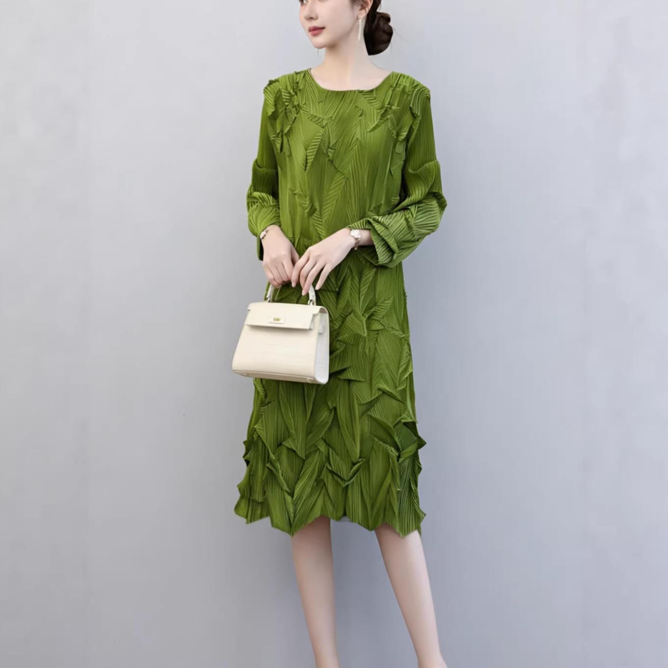 2026 Spring High-End Plus Size Women s Mid-Length Evening Dress with Irregular Pleats. One Size
2026 Spring High-End Plus Size Women s Mid-Length Evening Dress with Irregular Pleats. One Size