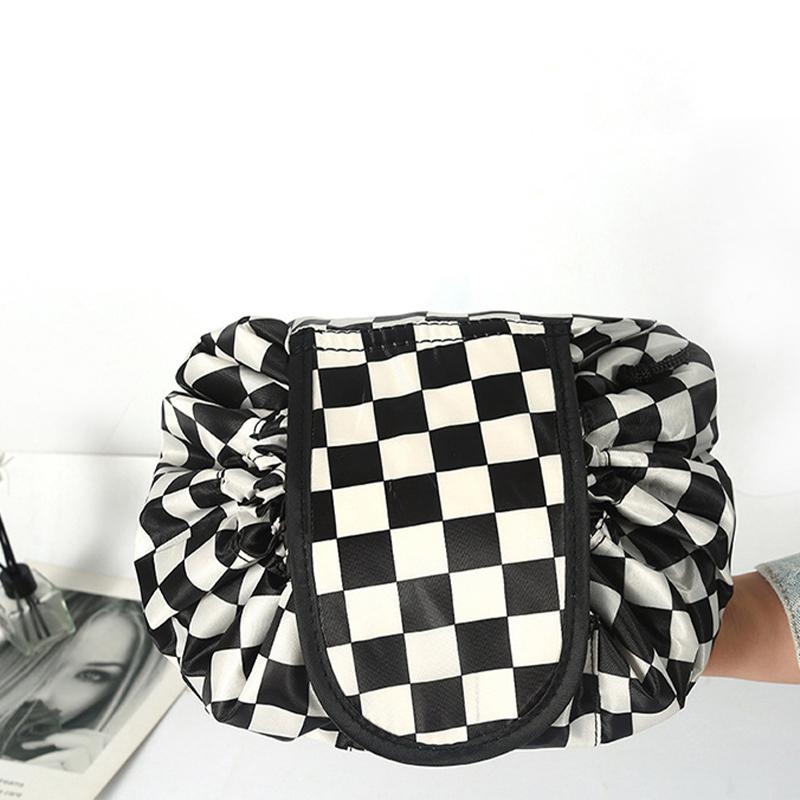 New Women Makeup Bag Simple Plaid Toiletry Bag Portable Large Capacity Storage Bag Stylish Round Drawstring Travel Bags Washable
New Women Makeup Bag Simple Plaid Toiletry Bag Portable Large Capacity Storage Bag Stylish Round Drawstring Travel Bags Washable