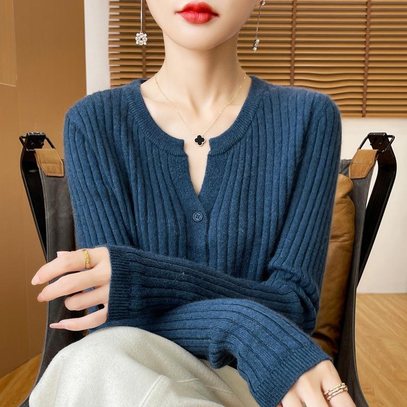 Осінньо-зимовий жіночий трикотажний светр-джемпер з круглим вирізом XXL синій
Осінньо-зимовий жіночий трикотажний светр-джемпер з круглим вирізом XXL синій