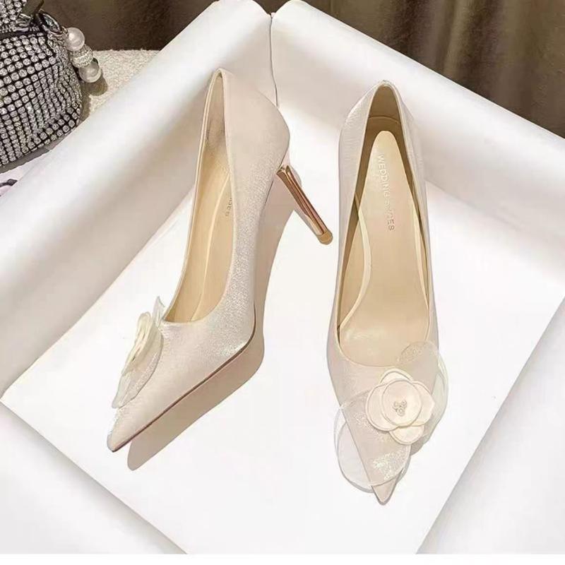 Casual Pointed Toe Thin Heels Pumps for Women 2024 New Hot Sale Summer Solid Shallow Ladies Shoes Slip-on Rubber Pu Pumps
Casual Pointed Toe Thin Heels Pumps for Women 2024 New Hot Sale Summer Solid Shallow Ladies Shoes Slip-on Rubber Pu Pumps