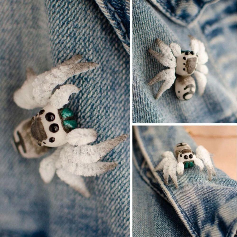 Grey Color Spider Pins Alloy Lapel Brooch Pin Jumping Spider Brooch for Cosplay Halloween Party
Grey Color Spider Pins Alloy Lapel Brooch Pin Jumping Spider Brooch for Cosplay Halloween Party