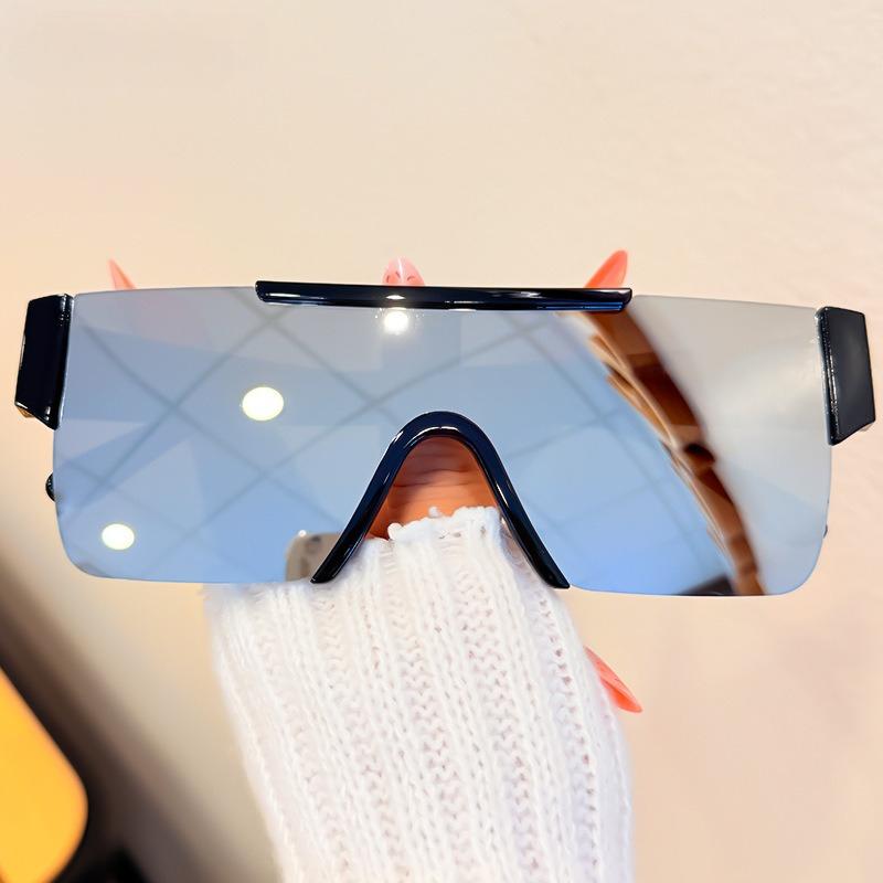 Semi-rimless Sports Sunglasses New Oversized Wrapped Round Outdoor Protective Goggle Women Trendy Mirror Cycling Shades срібний
Semi-rimless Sports Sunglasses New Oversized Wrapped Round Outdoor Protective Goggle Women Trendy Mirror Cycling Shades срібний