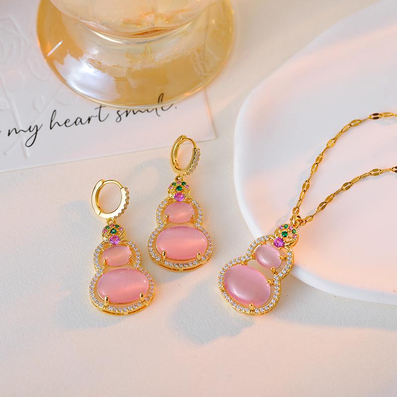 Chinese Style Pink Gourd Necklace Earrings Set - Elegant Light Luxury Sweet Earrings for Women Gourd Necklace
Chinese Style Pink Gourd Necklace Earrings Set - Elegant Light Luxury Sweet Earrings for Women Gourd Necklace