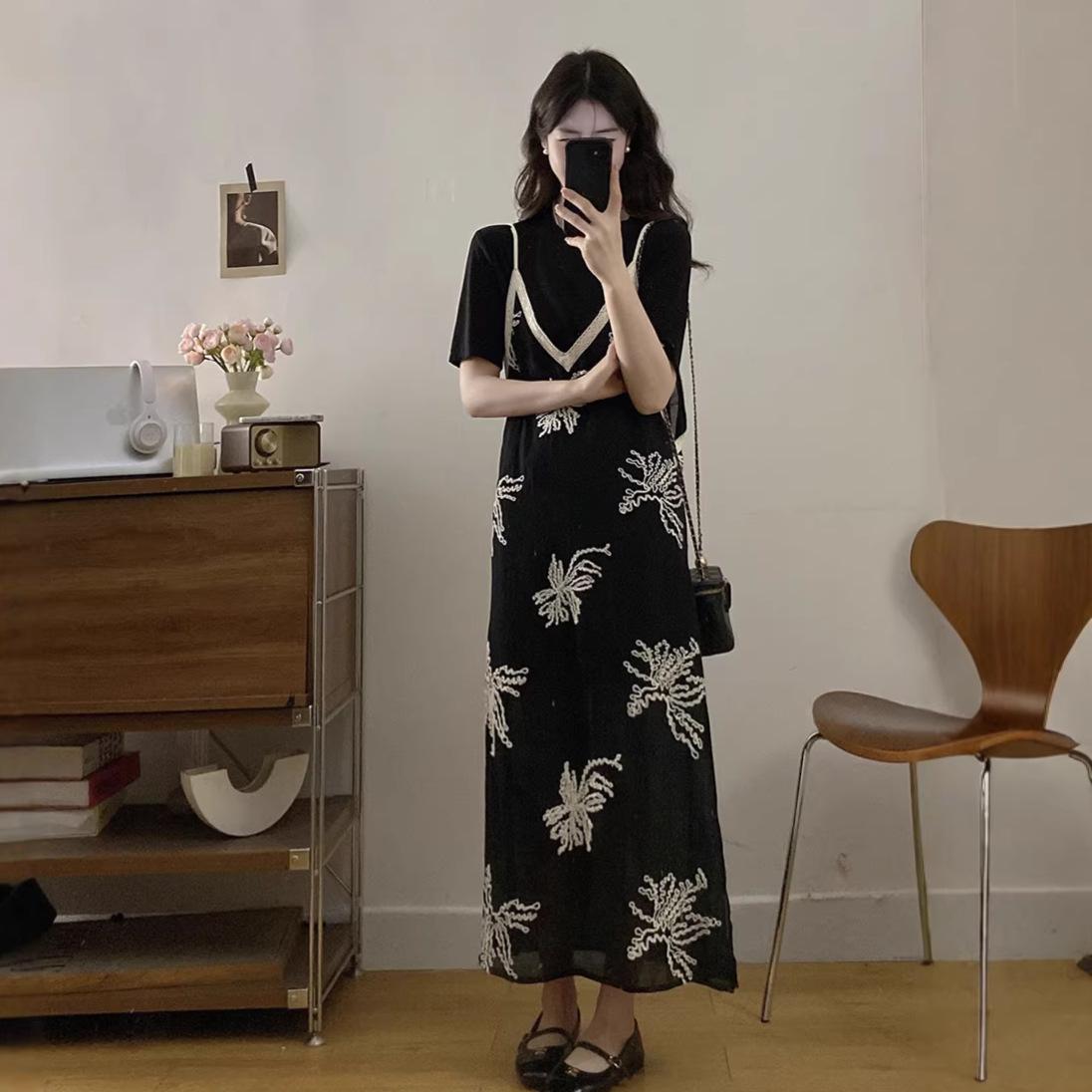 Plus Size Korean Style Two-Piece: Short Sleeve Maxi Dress & Embroidered Camisole Dress Set 3XL
Plus Size Korean Style Two-Piece: Short Sleeve Maxi Dress & Embroidered Camisole Dress Set 3XL