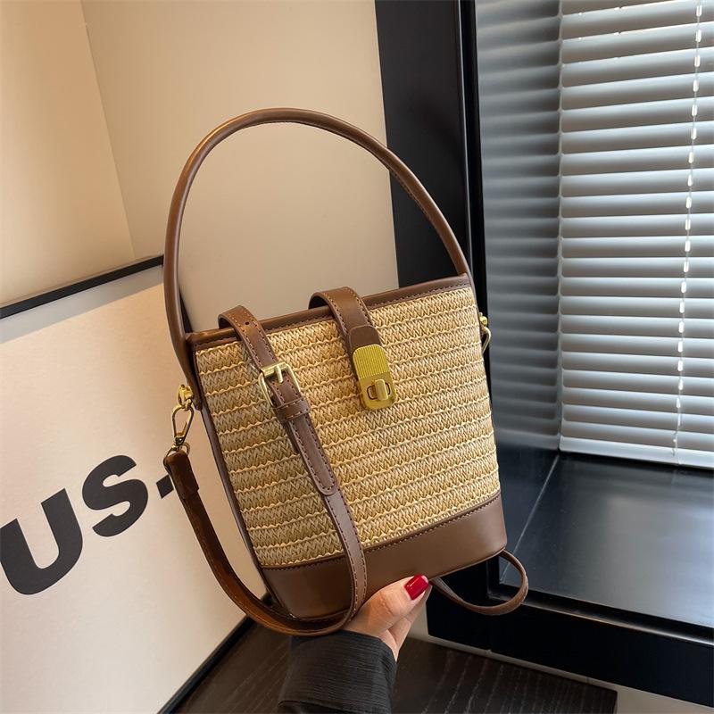 Fashion portable woven bag women s 2025 new high-end texture straw bag shoulder messenger bag casual bucket bag
Fashion portable woven bag women s 2025 new high-end texture straw bag shoulder messenger bag casual bucket bag