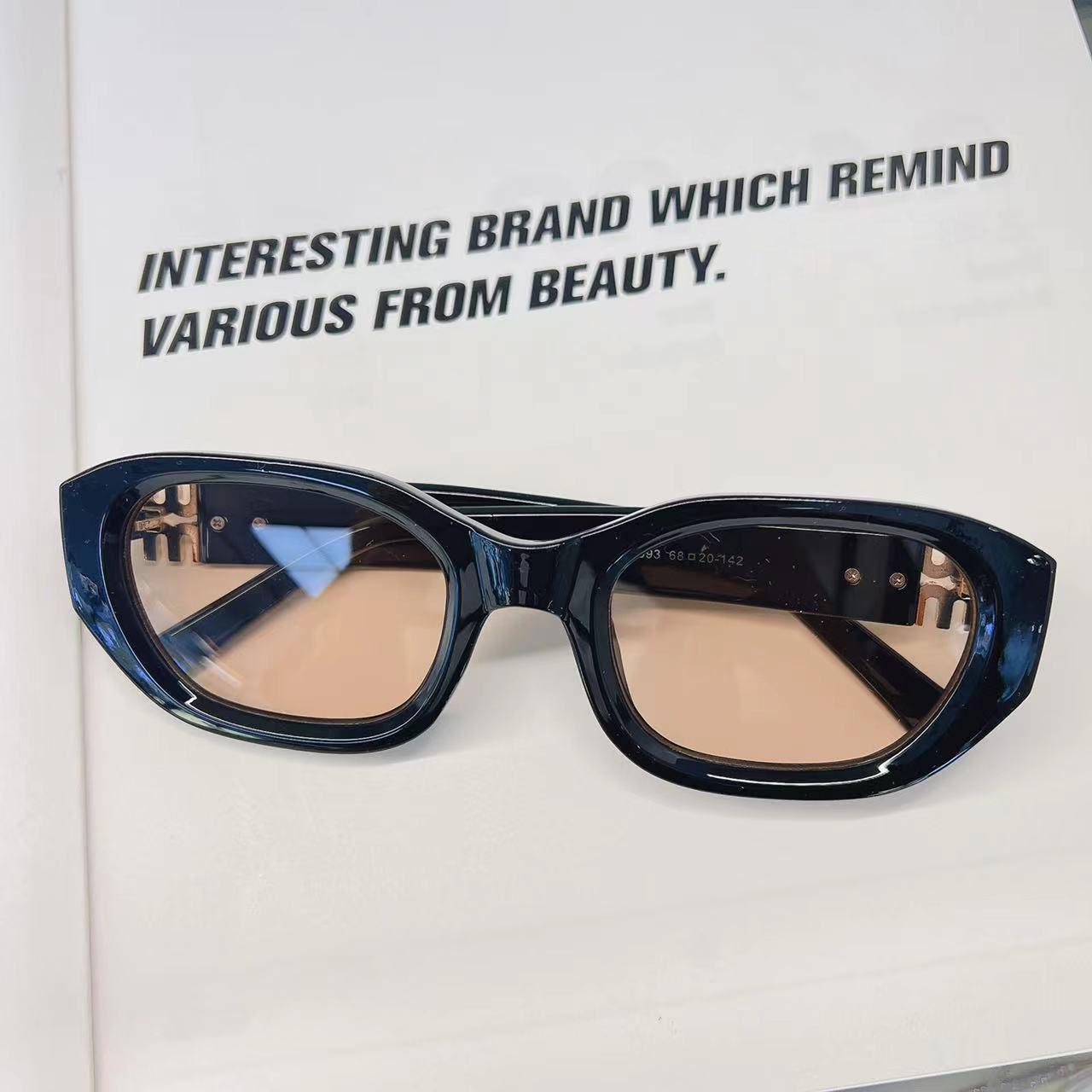 European American Style ladies Sun Glasses Stylish Designer Anti-glare Female Sunglasses Driving Hiking Sunglass Men
European American Style ladies Sun Glasses Stylish Designer Anti-glare Female Sunglasses Driving Hiking Sunglass Men