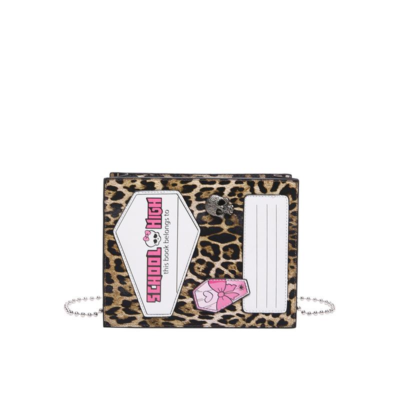 Прозрачная одноплечевая сумка для облегчения боли — это простая в хранении и универсальная сумка кроссбоди для макияжа. леопардовый
Прозрачная одноплечевая сумка для облегчения боли — это простая в хранении и универсальная сумка кроссбоди для макияжа. леопардовый