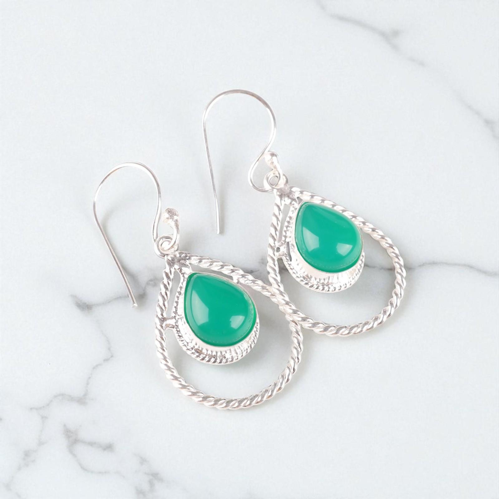 Rare Green Onyx Cab Gemstone 925 Sterling Silver Jewelry Handmade Earrings 1.70 EE-96-25
Rare Green Onyx Cab Gemstone 925 Sterling Silver Jewelry Handmade Earrings 1.70 EE-96-25