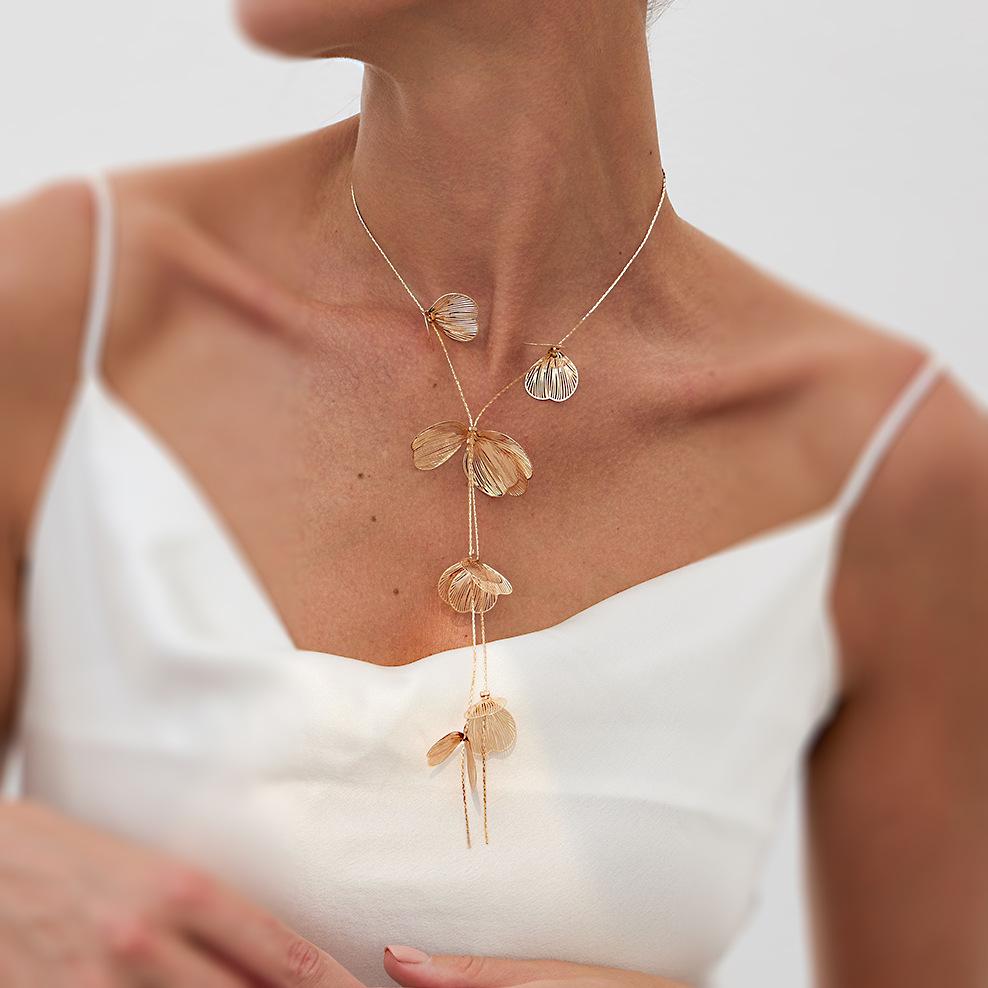 Temperament Ginkgo biloba leaf pendant long necklace female, sweet and cool niche neck chain Y-shaped fringed item
Temperament Ginkgo biloba leaf pendant long necklace female, sweet and cool niche neck chain Y-shaped fringed item
