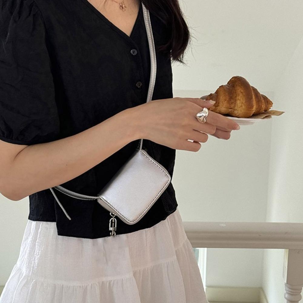 New PU Leather Coin Purse Solid Color Adjustable Shoulder Strap Crossbody bag Shoulder bag Women срібний
New PU Leather Coin Purse Solid Color Adjustable Shoulder Strap Crossbody bag Shoulder bag Women срібний