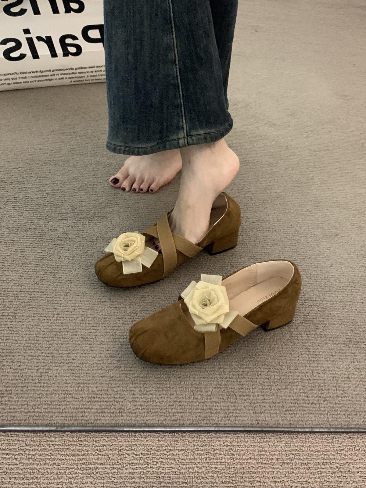 Французские ретро красные нишевые туфли Мэри Джейн на толстом каблуке женские туфли 2025 осень новые туфли на высоком каблуке для юбки бабушки 39
Французские ретро красные нишевые туфли Мэри Джейн на толстом каблуке женские туфли 2025 осень новые туфли на высоком каблуке для юбки бабушки 39