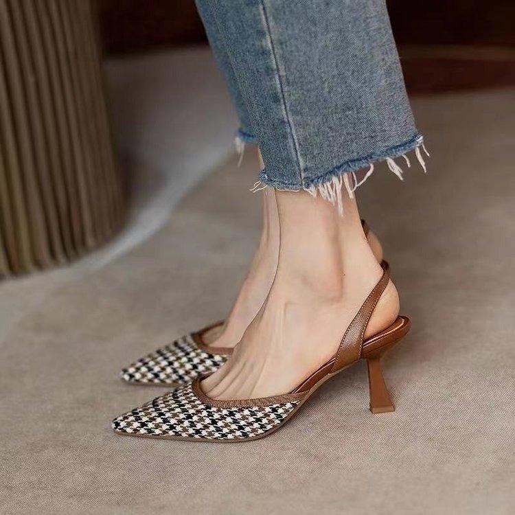 Fashion Plaid Pointed Baotou Hollow Sleeve High Heel Sandals Stiletto 34 чорний
Fashion Plaid Pointed Baotou Hollow Sleeve High Heel Sandals Stiletto 34 чорний