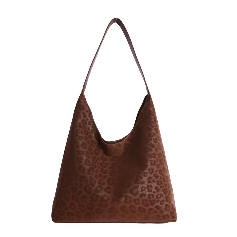 Leisure travel tote bag niche simple women s shoulder bag autumn new fashion simple hand bag
Leisure travel tote bag niche simple women s shoulder bag autumn new fashion simple hand bag