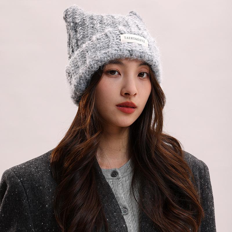 Korean version of Yabifeng cute cat ears gradually change knitted wool hat women s warm ear protection cold hat couple show small face One size fits all сірий колір
Korean version of Yabifeng cute cat ears gradually change knitted wool hat women s warm ear protection cold hat couple show small face One size fits all сірий колір