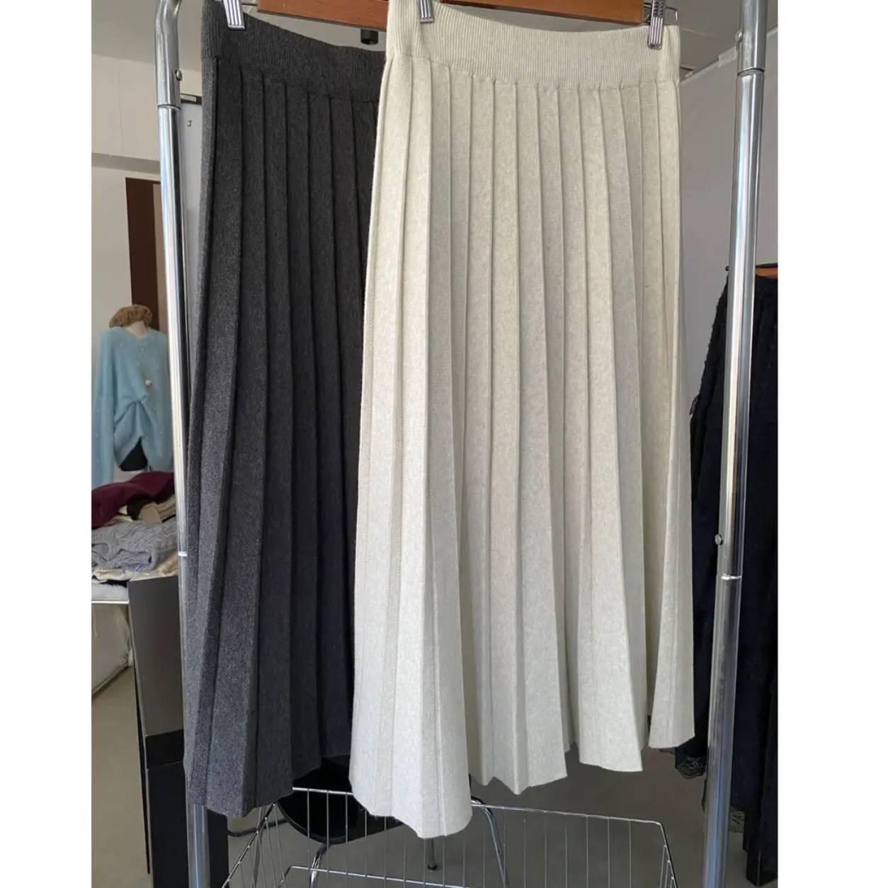 Women s Gray Mid-Length Knitted Pleated Wool Skirt - 2025 Autumn/Winter Korean Style Extra Large мигдалевий/сірий колір
Women s Gray Mid-Length Knitted Pleated Wool Skirt - 2025 Autumn/Winter Korean Style Extra Large мигдалевий/сірий колір