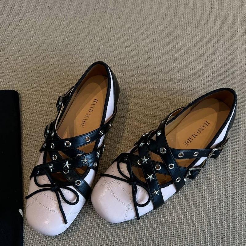 Балетки с перекрестными ремешками 40
Балетки с перекрестными ремешками 40