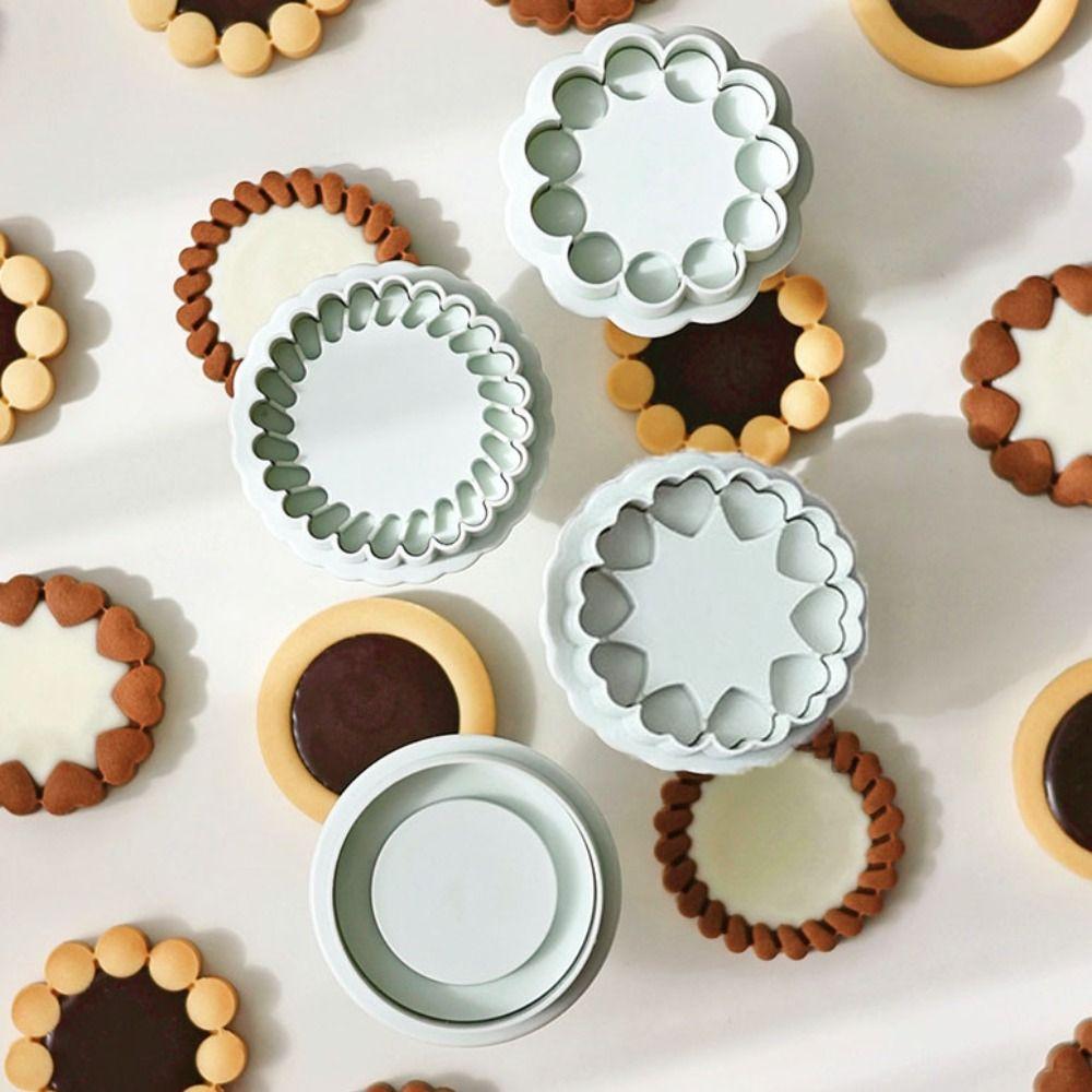 3/4Pcs 3D Chocolate Cookie Cutter Hand Pressed Flower Sandwich Cutter Jam Biscuit Mould Pastry Style C
3/4Pcs 3D Chocolate Cookie Cutter Hand Pressed Flower Sandwich Cutter Jam Biscuit Mould Pastry Style C