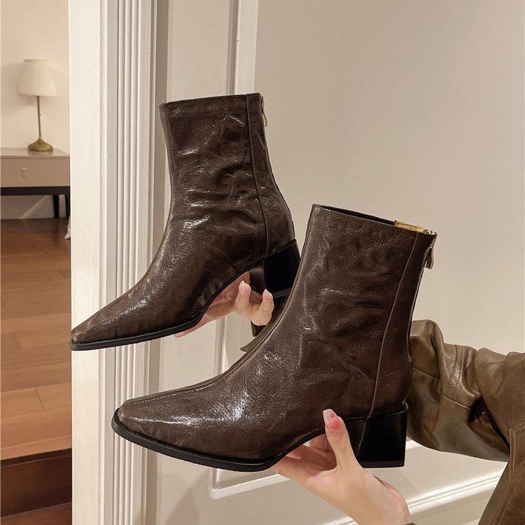 Женские осенне-зимние 2025 новые ретро коричневые тонкие ботильоны на высоком толстом каблуке с острым носком, французские корейские ботильоны до щиколотки, зимние 40 чёрный
Женские осенне-зимние 2025 новые ретро коричневые тонкие ботильоны на высоком толстом каблуке с острым носком, французские корейские ботильоны до щиколотки, зимние 40 чёрный