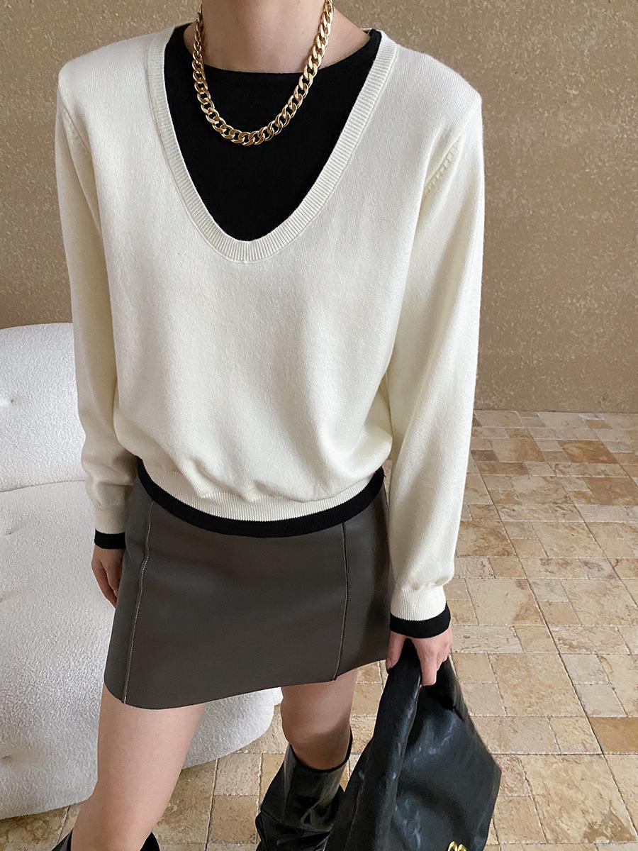 Sinan Стильный контрастный цветной приталенный свитер из двух частей SN6763 One Size
Sinan Стильный контрастный цветной приталенный свитер из двух частей SN6763 One Size