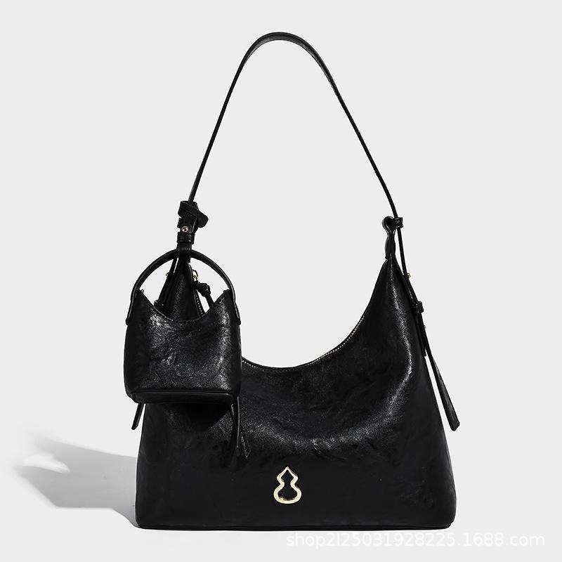 Large Capacity Half Slope Gold Yuan HOBO Bag, Large Single Shoulder Armpit Bag, Textured Soft Leather Handbag, Crossbody Bag
Large Capacity Half Slope Gold Yuan HOBO Bag, Large Single Shoulder Armpit Bag, Textured Soft Leather Handbag, Crossbody Bag