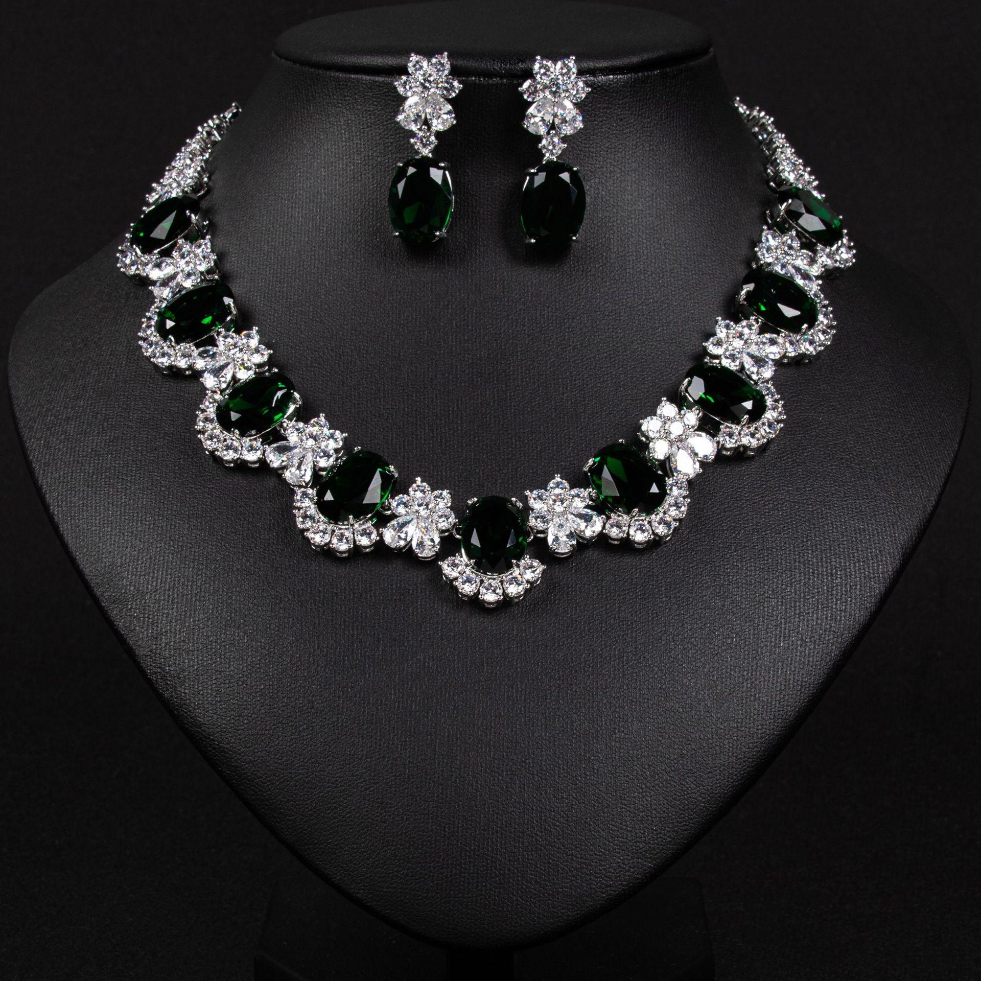 Women s Light Luxury Design Geometric Zircon Pendant Necklace Earring Set Fashionable And Versatile Niche Design Sense Set
Women s Light Luxury Design Geometric Zircon Pendant Necklace Earring Set Fashionable And Versatile Niche Design Sense Set
