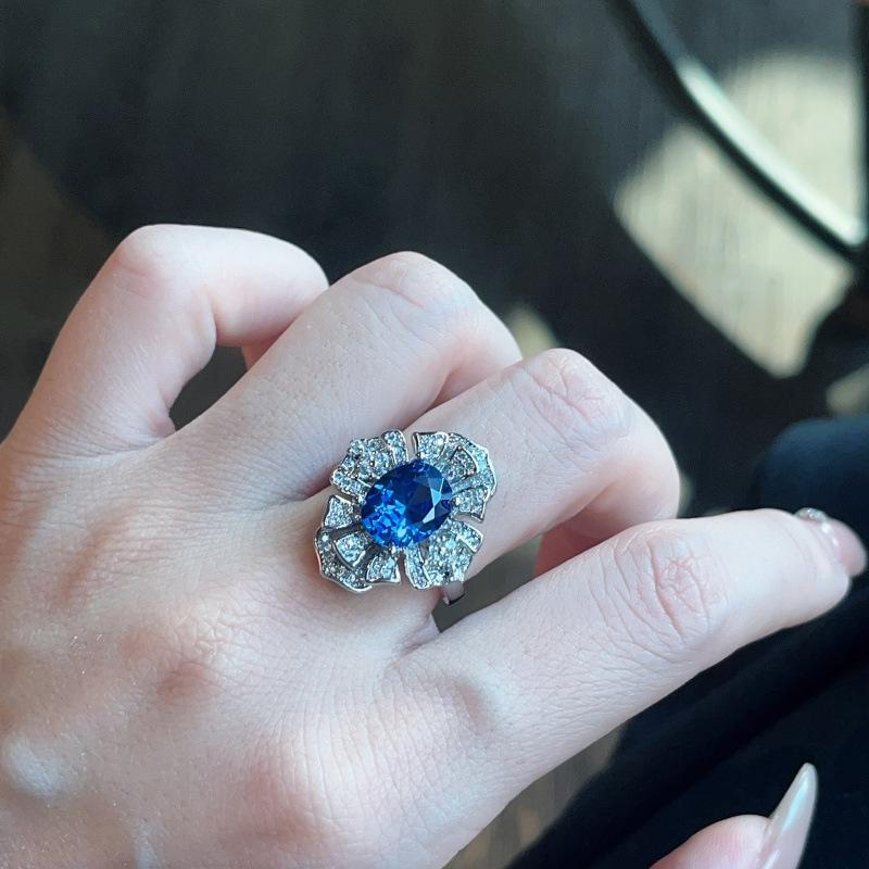 Simulation Diamond Aquamarine Ring, Zircon Diamond-Set Flower Eye-Catching And Unique Large Flower Level High-End Design Women S Ring Opening adjustable
Simulation Diamond Aquamarine Ring, Zircon Diamond-Set Flower Eye-Catching And Unique Large Flower Level High-End Design Women S Ring Opening adjustable