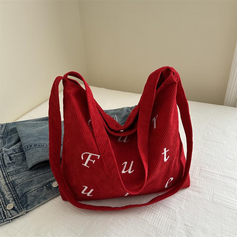 Trendy Versatile Tote Bag Chic Minimalist Shoulder Bag For Everyday Use Fashionable Design червоний
Trendy Versatile Tote Bag Chic Minimalist Shoulder Bag For Everyday Use Fashionable Design червоний