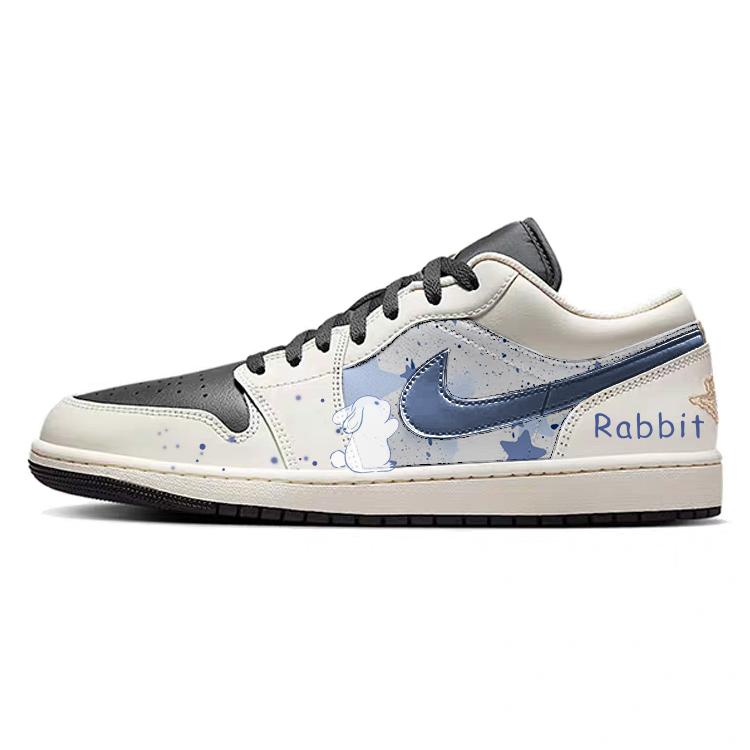 Jordan Air Jordan 1 Vintage Basketball Shoes Men s Low Top White/Black IH0649-021(Team366-) 44
Jordan Air Jordan 1 Vintage Basketball Shoes Men s Low Top White/Black IH0649-021(Team366-) 44