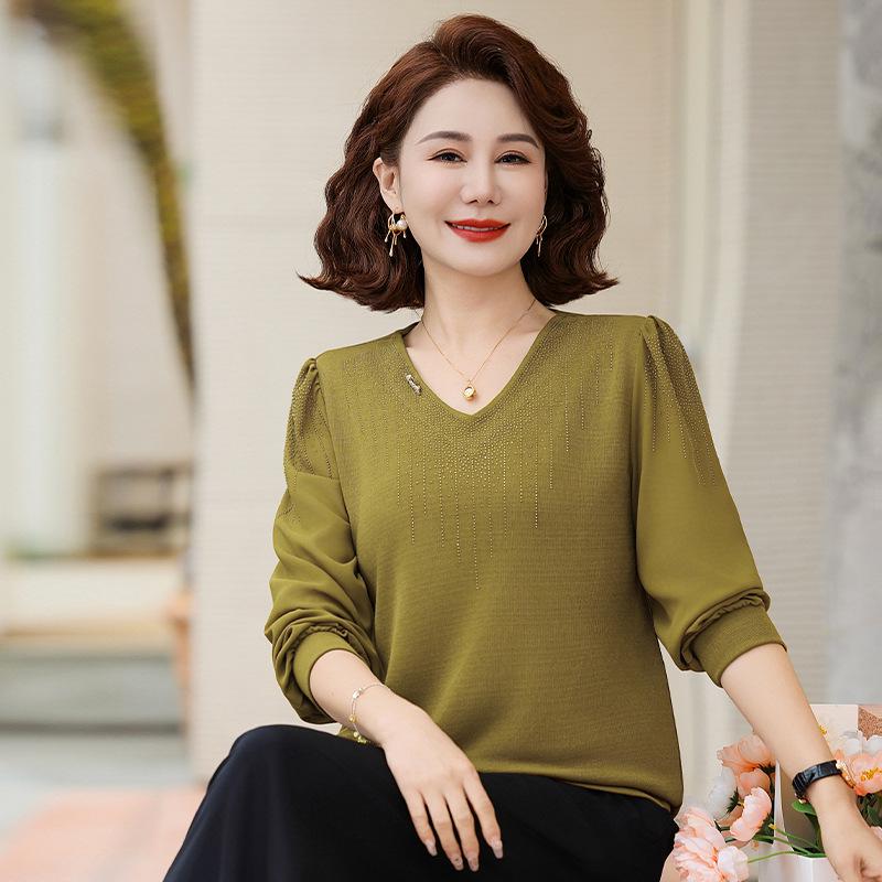 Spring 2025 Stylish V-Neck Drilled Slimming Long Sleeve Top for Middle-Aged and Elderly Women 4XL for 135-145 kg
Spring 2025 Stylish V-Neck Drilled Slimming Long Sleeve Top for Middle-Aged and Elderly Women 4XL for 135-145 kg