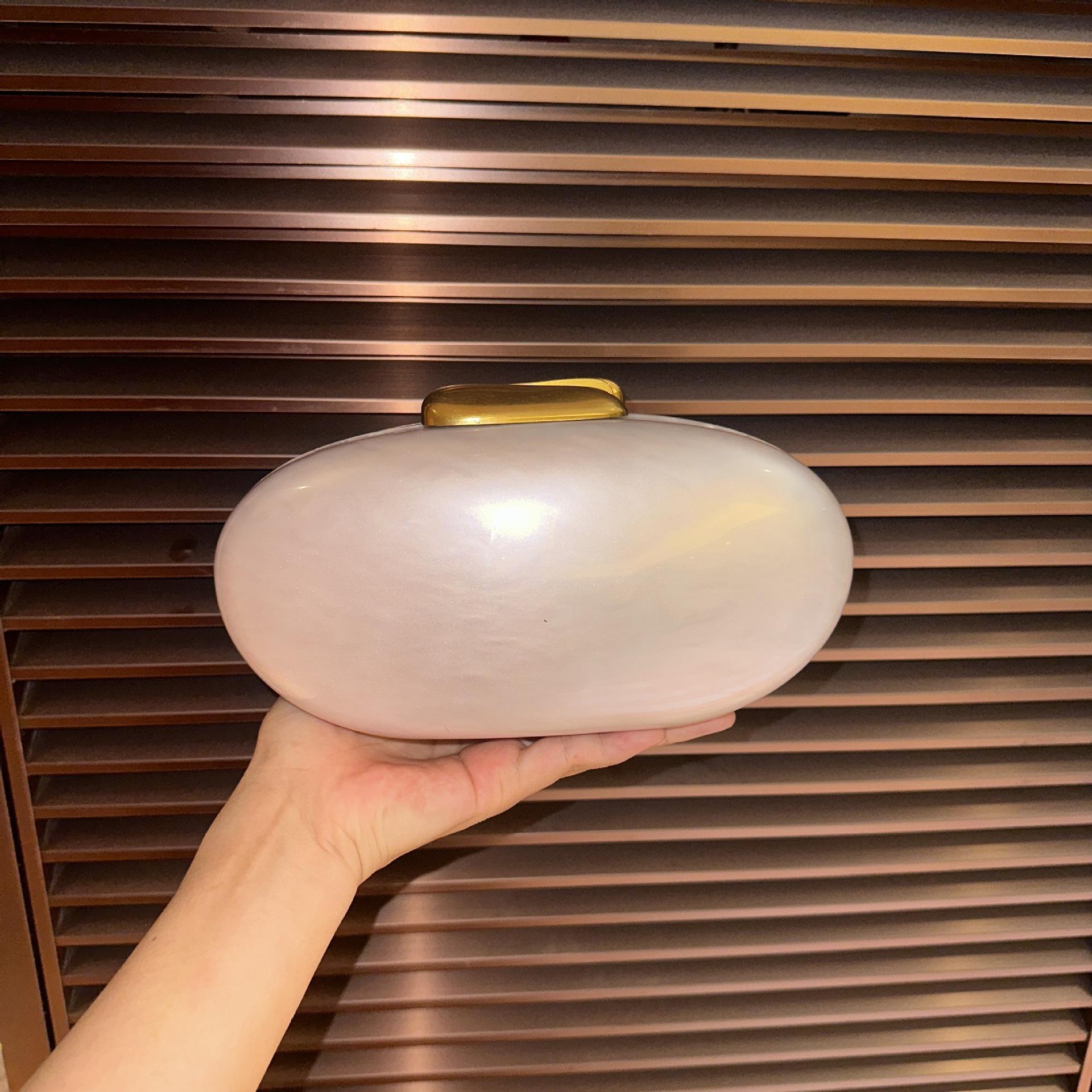 Женская сумка-клатч из акрила особой формы, премиум-сумка на запястье с жемчугом и сумкой на плечо
Женская сумка-клатч из акрила особой формы, премиум-сумка на запястье с жемчугом и сумкой на плечо