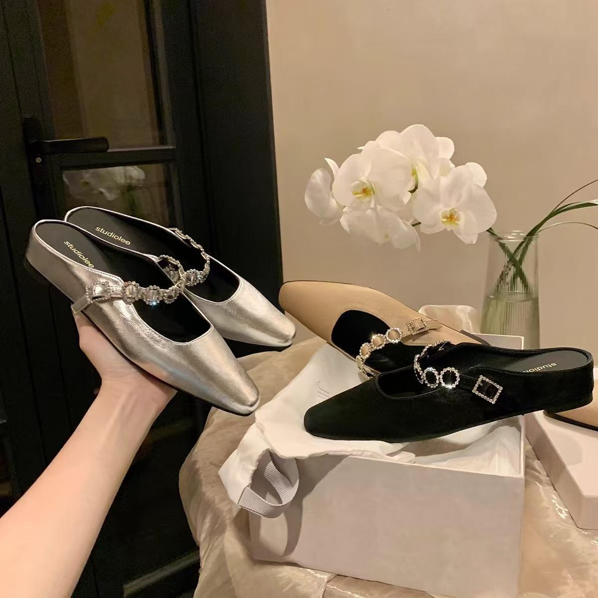 Овечья шкура версия виноградная мать французская внутренняя увеличивающая рост сумка голова половина тапочек женская верхняя одежда квадратный носок одно слово бриллиант с ленивыми сандалиями 40
Овечья шкура версия виноградная мать французская внутренняя увеличивающая рост сумка голова половина тапочек женская верхняя одежда квадратный носок одно слово бриллиант с ленивыми сандалиями 40