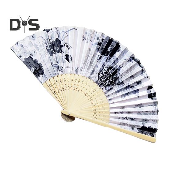 Складной веер в японском стиле с цветком, портативный летний ручной бамбуковый охлаждающий вентилятор, украшение для танцевального представления, реквизит для костюмов для вечеринок C
Складной веер в японском стиле с цветком, портативный летний ручной бамбуковый охлаждающий вентилятор, украшение для танцевального представления, реквизит для костюмов для вечеринок C
