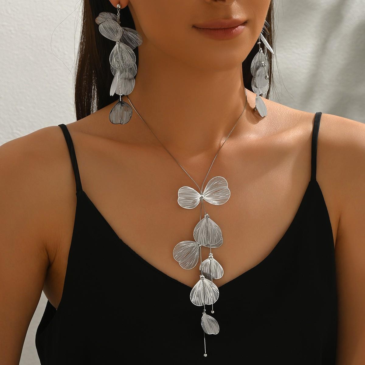 2026 Fashion Round Zircon Jewelry Earrings Necklace Set Combination Fashion Shiny Bridal Jewelry Set Wedding Match 45CM
2026 Fashion Round Zircon Jewelry Earrings Necklace Set Combination Fashion Shiny Bridal Jewelry Set Wedding Match 45CM