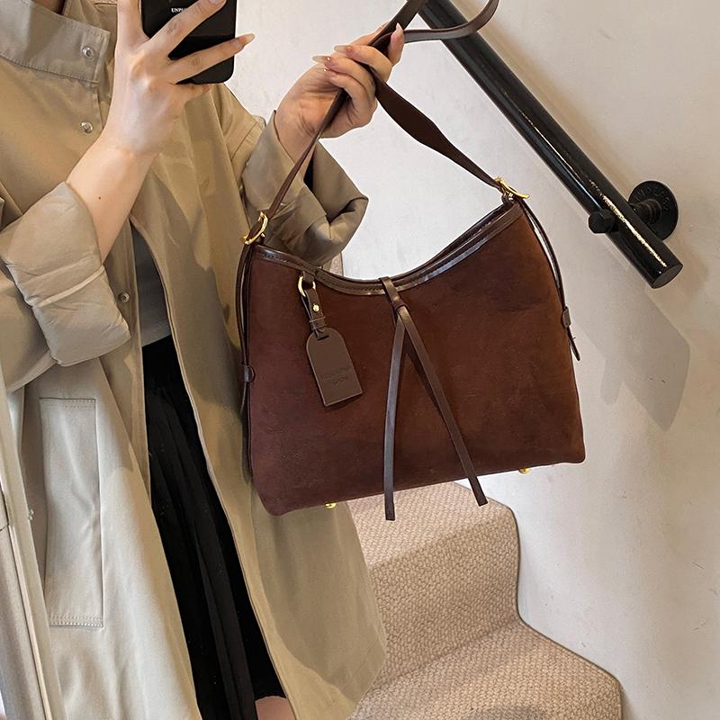 Дорожная сумка через плечо из искусственной замши для женщин, большая вместимость, стандартная сумка в стиле ретро с леопардовым принтом, простая сумка через плечо, универсальная, модная
Дорожная сумка через плечо из искусственной замши для женщин, большая вместимость, стандартная сумка в стиле ретро с леопардовым принтом, простая сумка через плечо, универсальная, модная