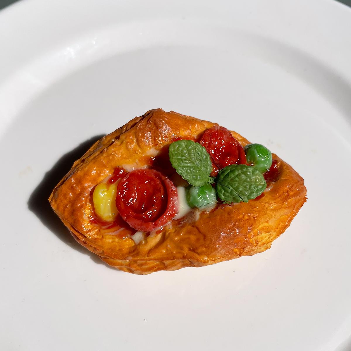 Non edible imitation Pastry And Bread Models Are Suitable For Shop Window Displays, Especially as New Year Gifts
Non edible imitation Pastry And Bread Models Are Suitable For Shop Window Displays, Especially as New Year Gifts