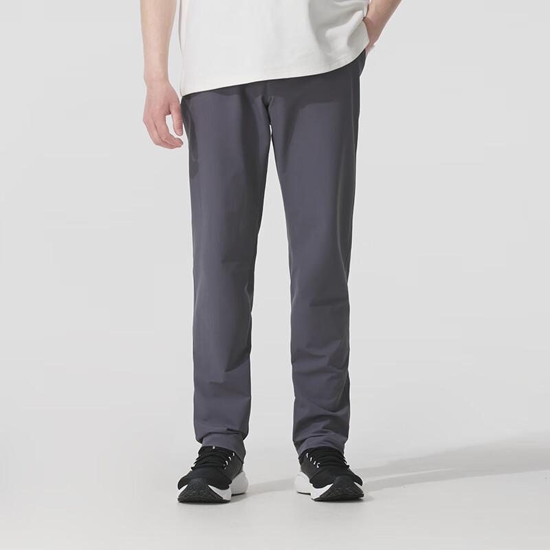 Under Armour Men s Woven Trousers 1379729-025 32/32
Under Armour Men s Woven Trousers 1379729-025 32/32