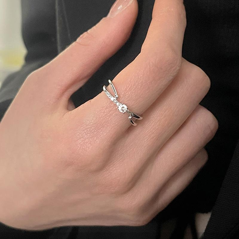 Кольцо с бриллиантами Flash Interlated Ring для женщин, корейская версия, темперамент, свет, роскошь, ниша, дизайн, звездное кольцо, открывающееся, регулируемое, хвостовое кольцо
Кольцо с бриллиантами Flash Interlated Ring для женщин, корейская версия, темперамент, свет, роскошь, ниша, дизайн, звездное кольцо, открывающееся, регулируемое, хвостовое кольцо