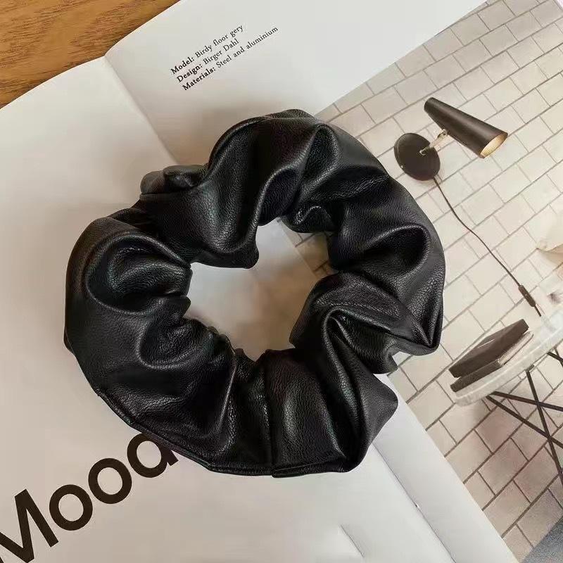 Однотонные бархатные резинки для волос из искусственной кожи, эластичные резинки для волос, завязки, держатели для хвостиков для женщин, повязки на голову, модные аксессуары для волос для девочек и детей
Однотонные бархатные резинки для волос из искусственной кожи, эластичные резинки для волос, завязки, держатели для хвостиков для женщин, повязки на голову, модные аксессуары для волос для девочек и детей