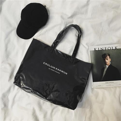 Large-capacity Transparent Jelly Bag Trendy PVC Beach Tote Bag Travel Portable Shoulder Bag Women Handbags Casual Tote
Large-capacity Transparent Jelly Bag Trendy PVC Beach Tote Bag Travel Portable Shoulder Bag Women Handbags Casual Tote