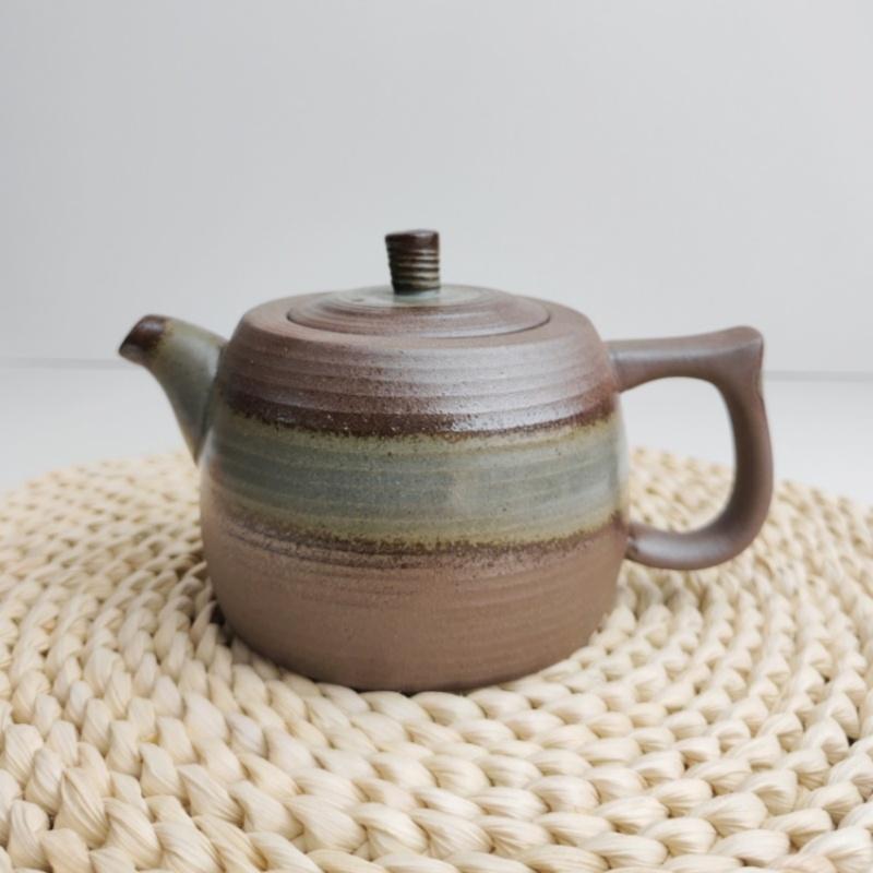 Old Rock Mud Rough Pottery Shape Tea Pot Retro Teapot Tea Kettle Tea Ceremony Tea Making Single Pot Tea Ceremony
Old Rock Mud Rough Pottery Shape Tea Pot Retro Teapot Tea Kettle Tea Ceremony Tea Making Single Pot Tea Ceremony