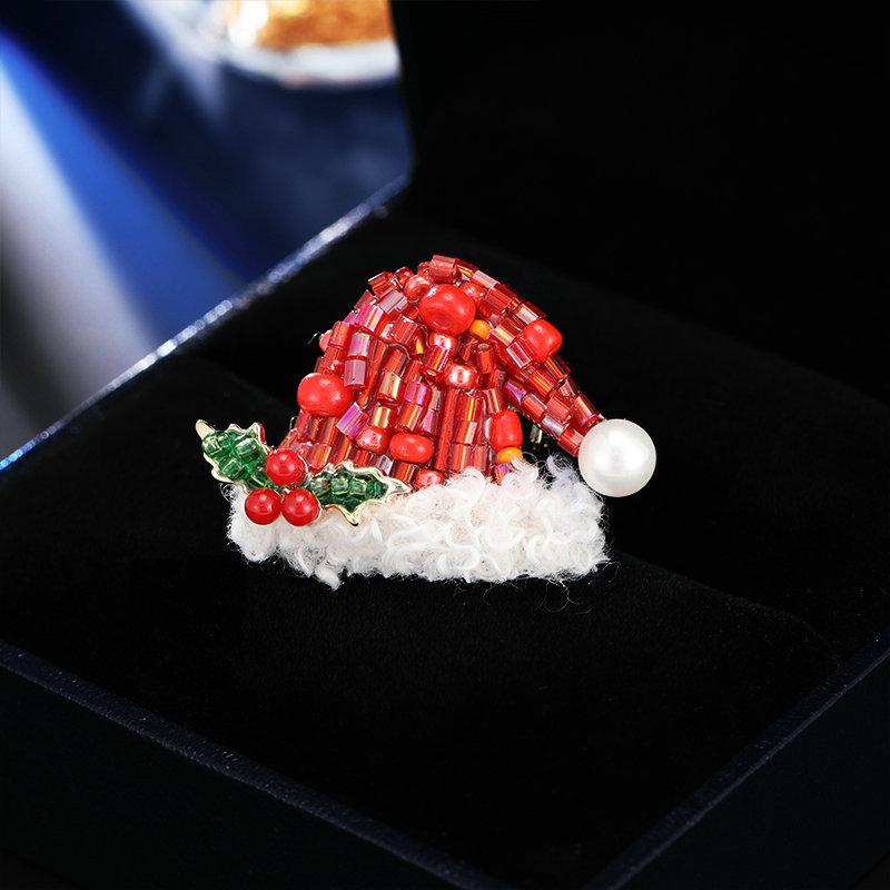 Women s Light Luxury Design Elegant Christmas Hat Brooch Fashionable And Versatile Niche Design Sense Brooch Daily Accessories
Women s Light Luxury Design Elegant Christmas Hat Brooch Fashionable And Versatile Niche Design Sense Brooch Daily Accessories
