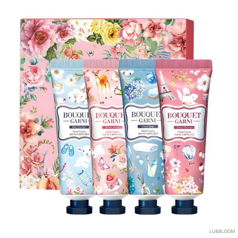Bouquet Garni Парфумований крем для рук 50 мл 4 шт. Набір для догляду (+Безкоштовний подарунок)
Bouquet Garni Парфумований крем для рук 50 мл 4 шт. Набір для догляду (+Безкоштовний подарунок)