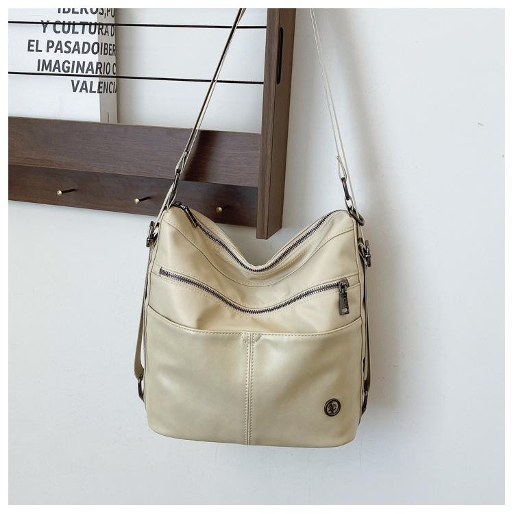 Новая модная многофункциональная женская сумка повседневная на плечо трендовая однотонная большая кожаная мягкая сумка бежевый
Новая модная многофункциональная женская сумка повседневная на плечо трендовая однотонная большая кожаная мягкая сумка бежевый
